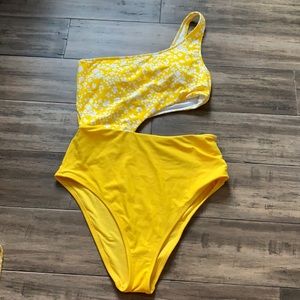One shoulder cute Aerie Yellow swimsuit size M